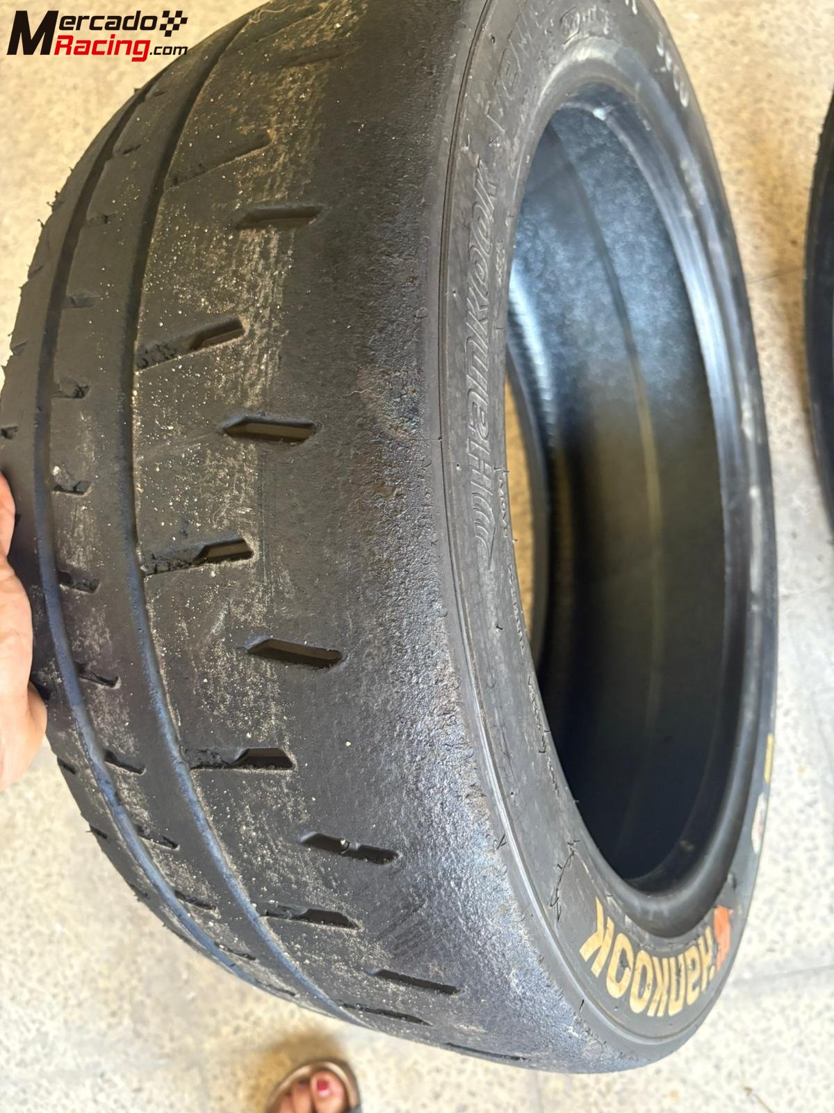 Juego neumaticos hankook en 18 compuesto t33 (duro). 235/40/18