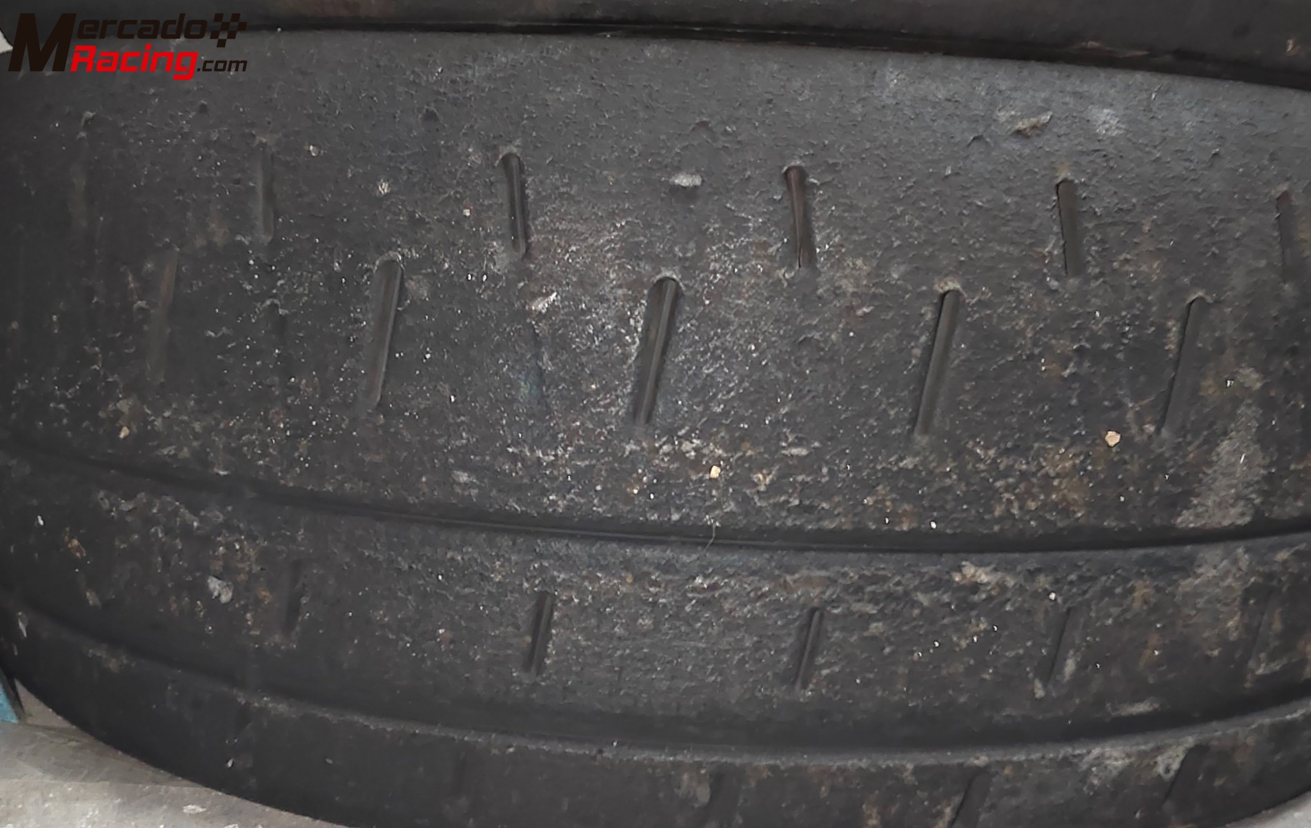 Juego de neumáticos slicks pirelli pzero 235 40 18