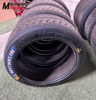 Pirelli cinturato y michelin 33 duras