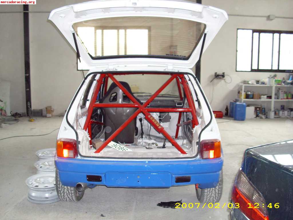 Se vende peugueot 205 gti.  2000 euros . urge