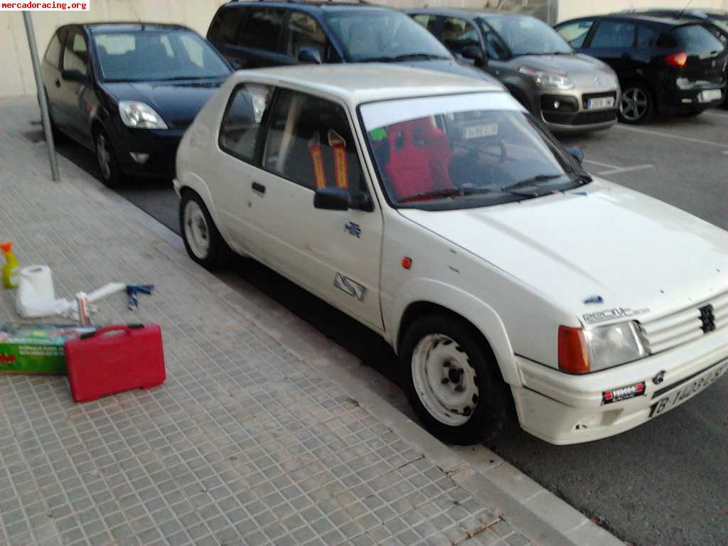 Se vende o se cambia 205 de rally