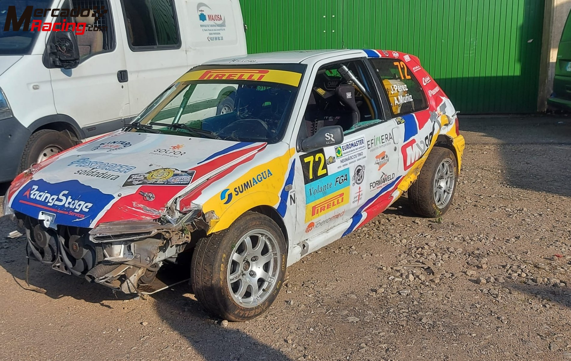 Carrocería peugeot 106 con golpe