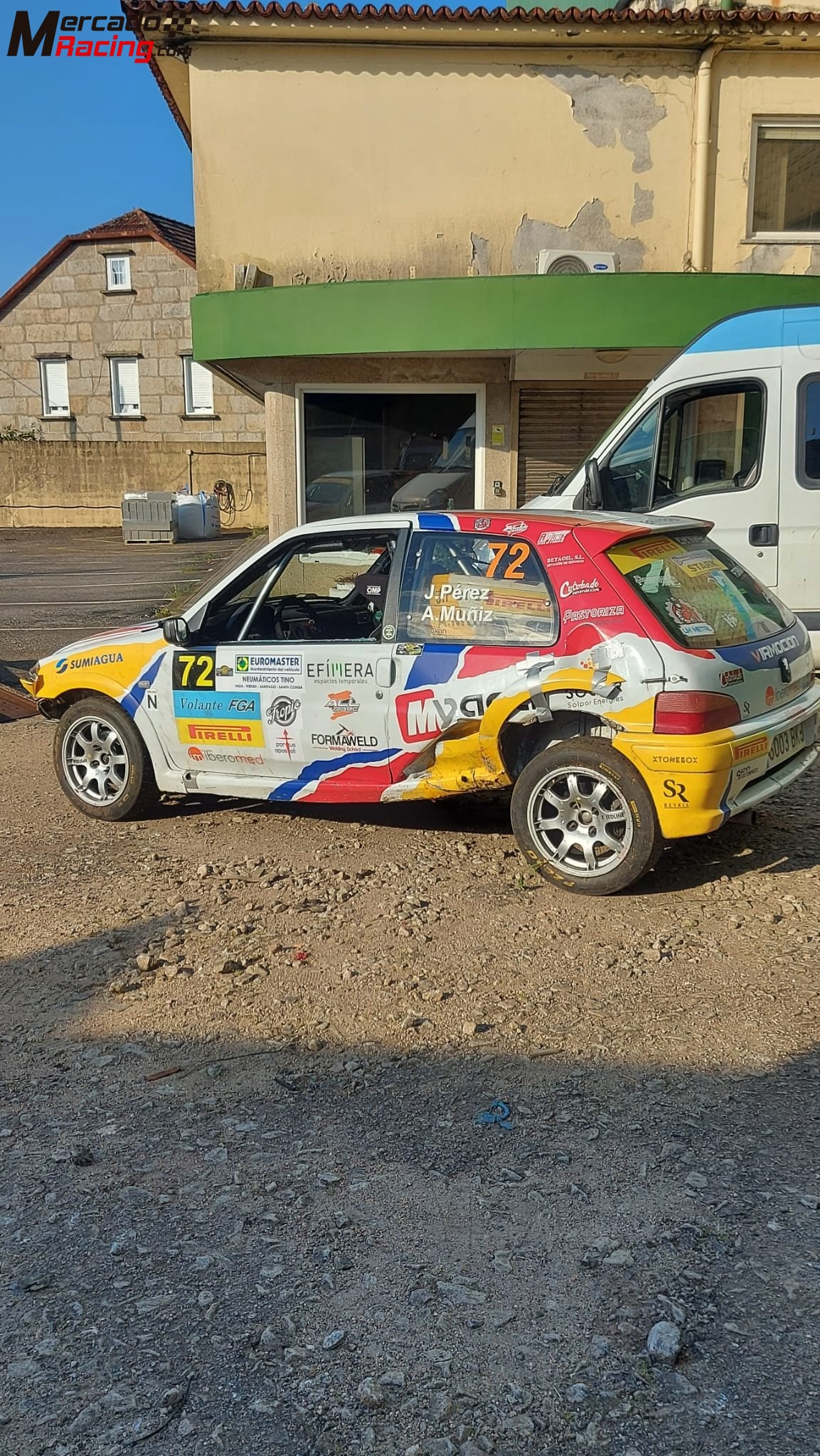 Carrocería peugeot 106 con golpe