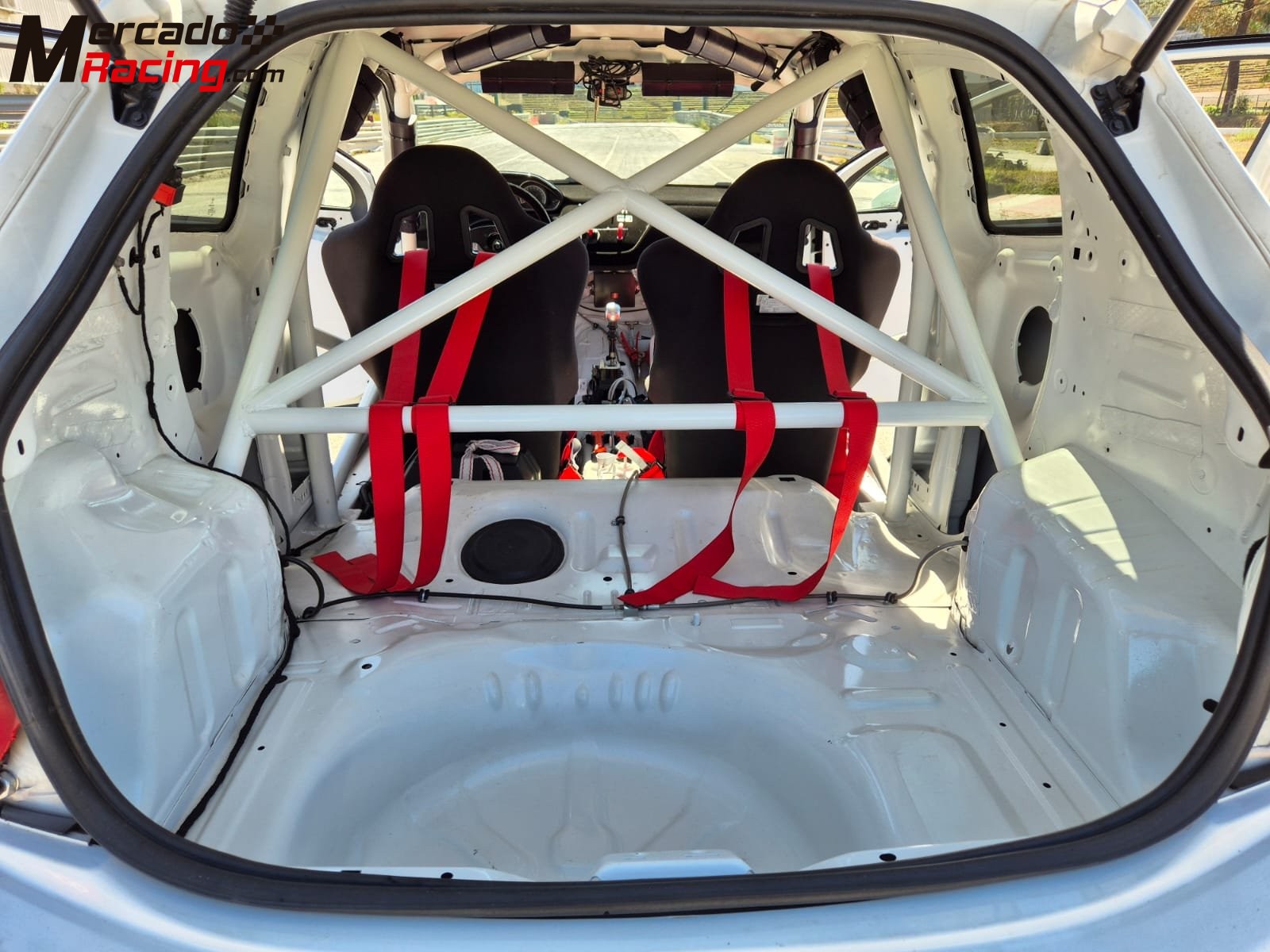 Peugeot 208 gti (novo)