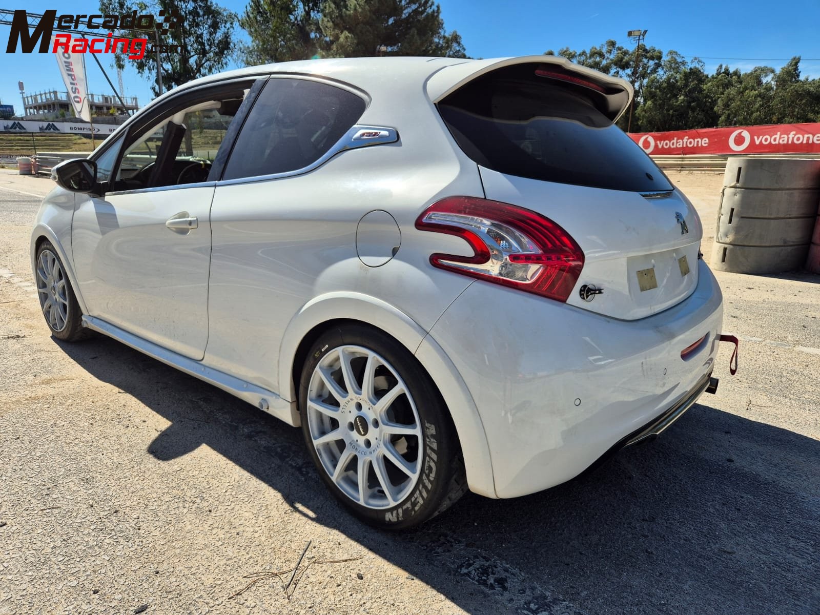 Peugeot 208 gti (novo)