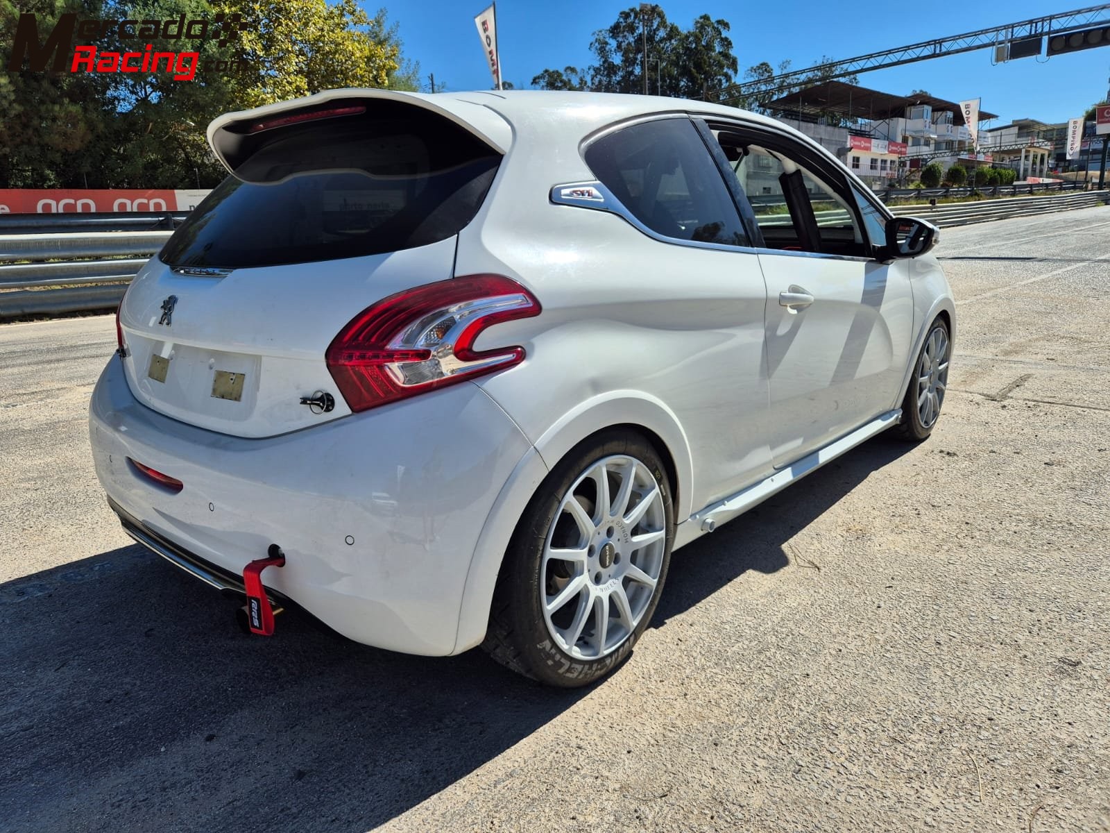 Peugeot 208 gti (novo)