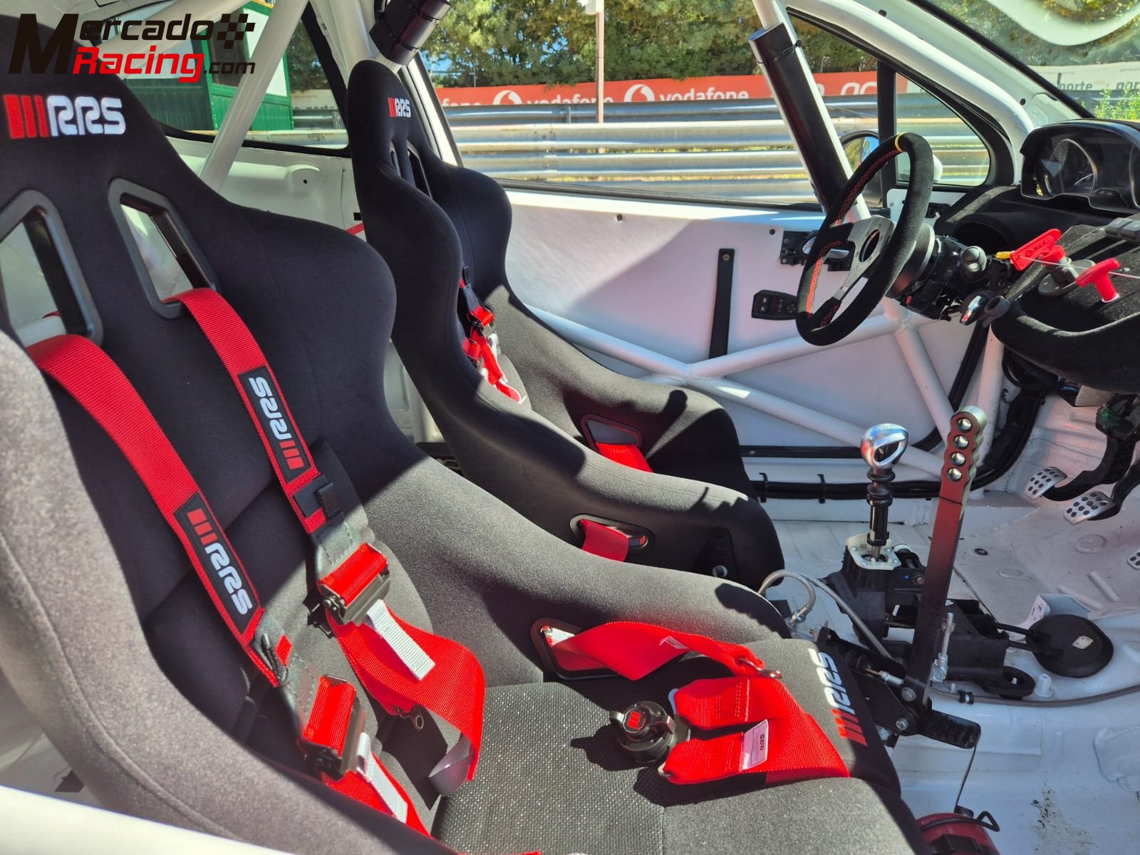 Peugeot 208 gti (novo)