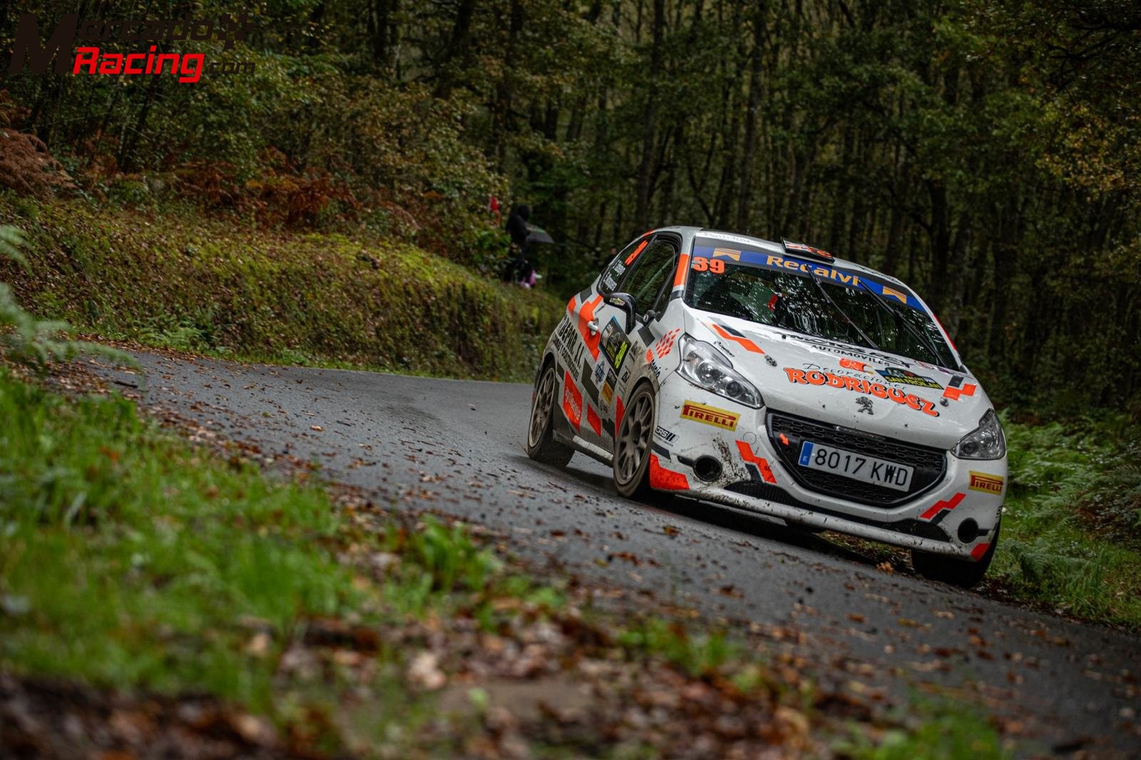 Se vende peugeot 208 r2 con kit de asfalto y tierra . 