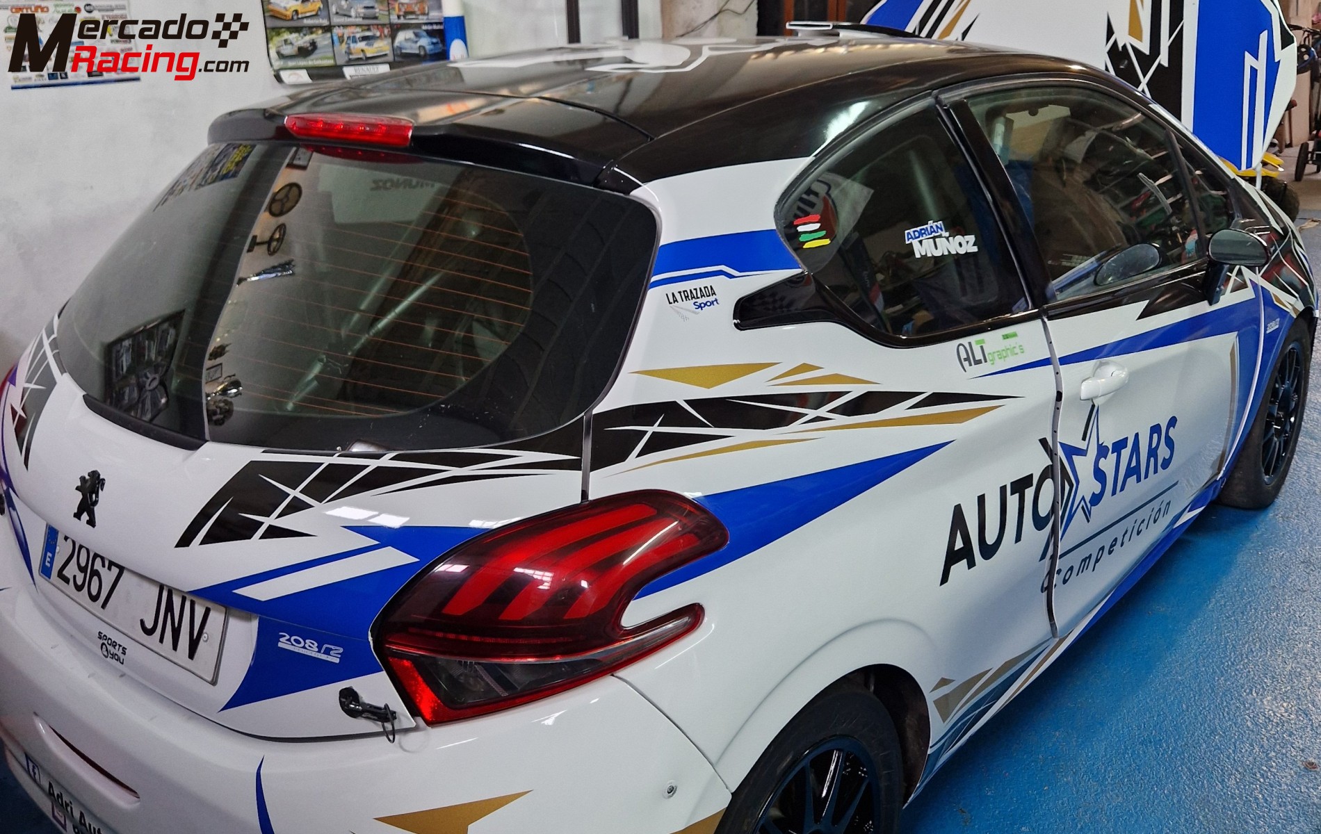 208 r2 muy buen estado.