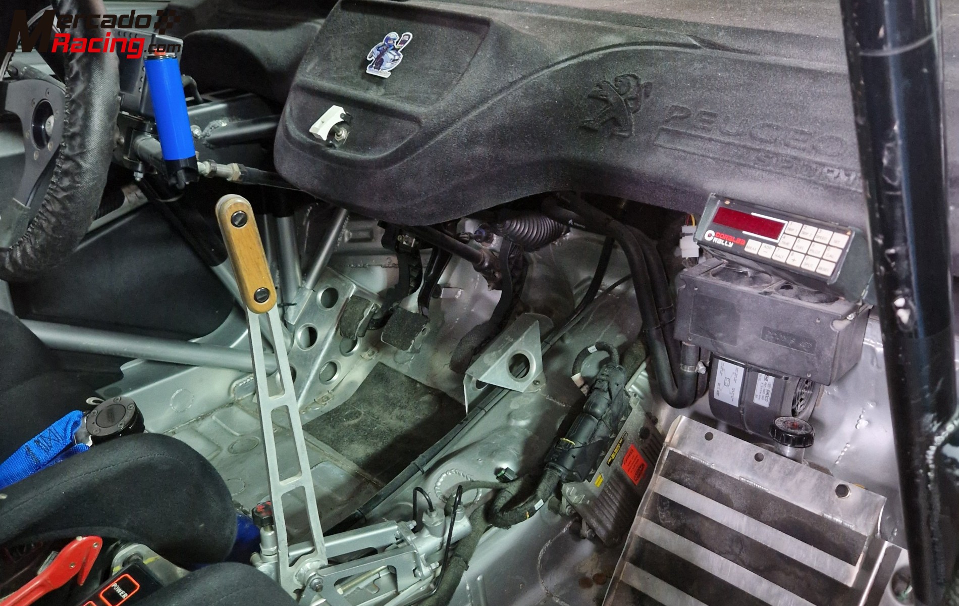 208 r2 muy buen estado.