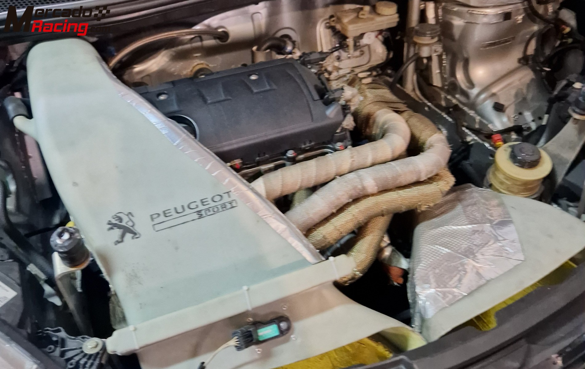 208 r2 muy buen estado.