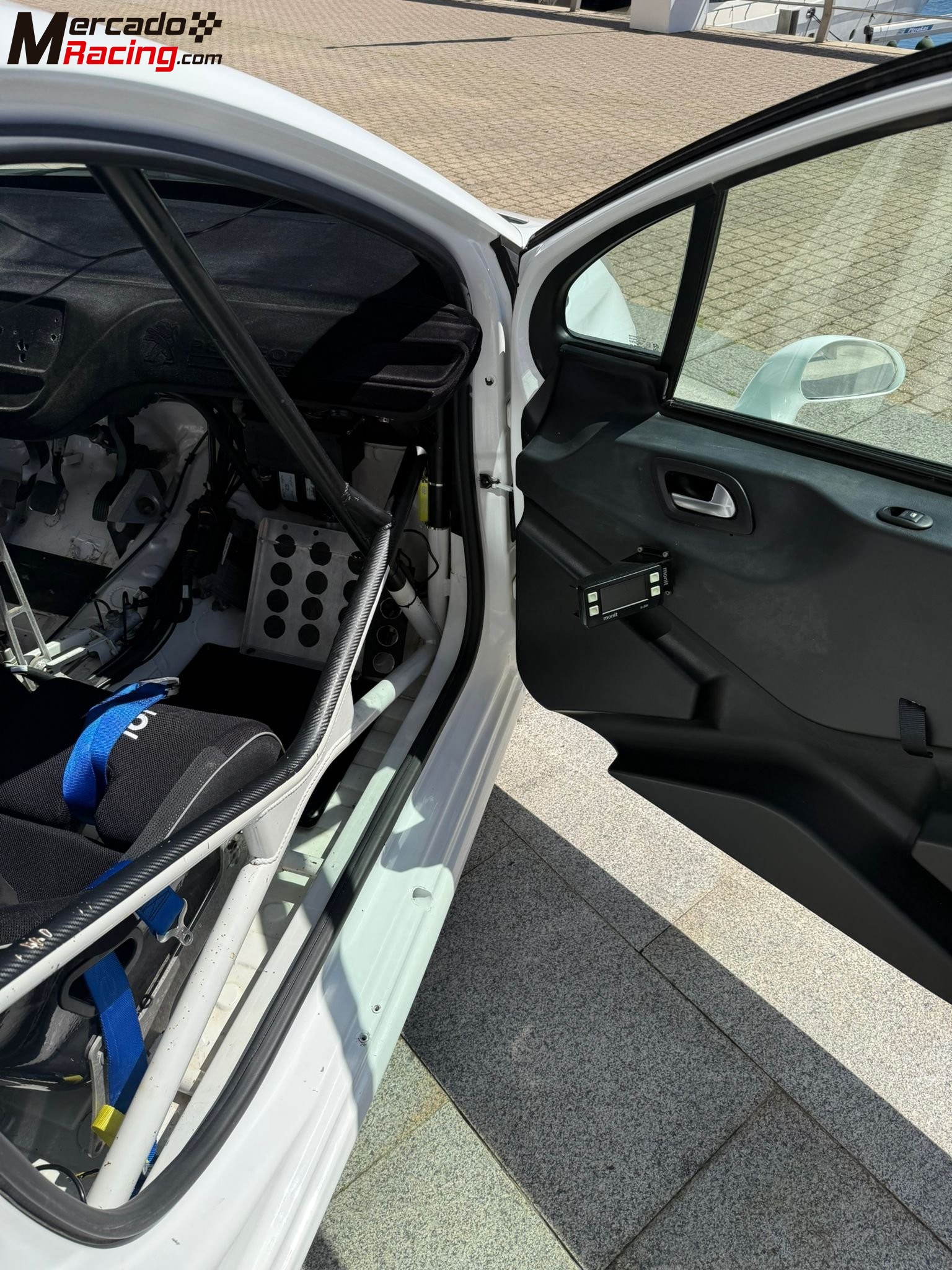 Peugeot 208 r2