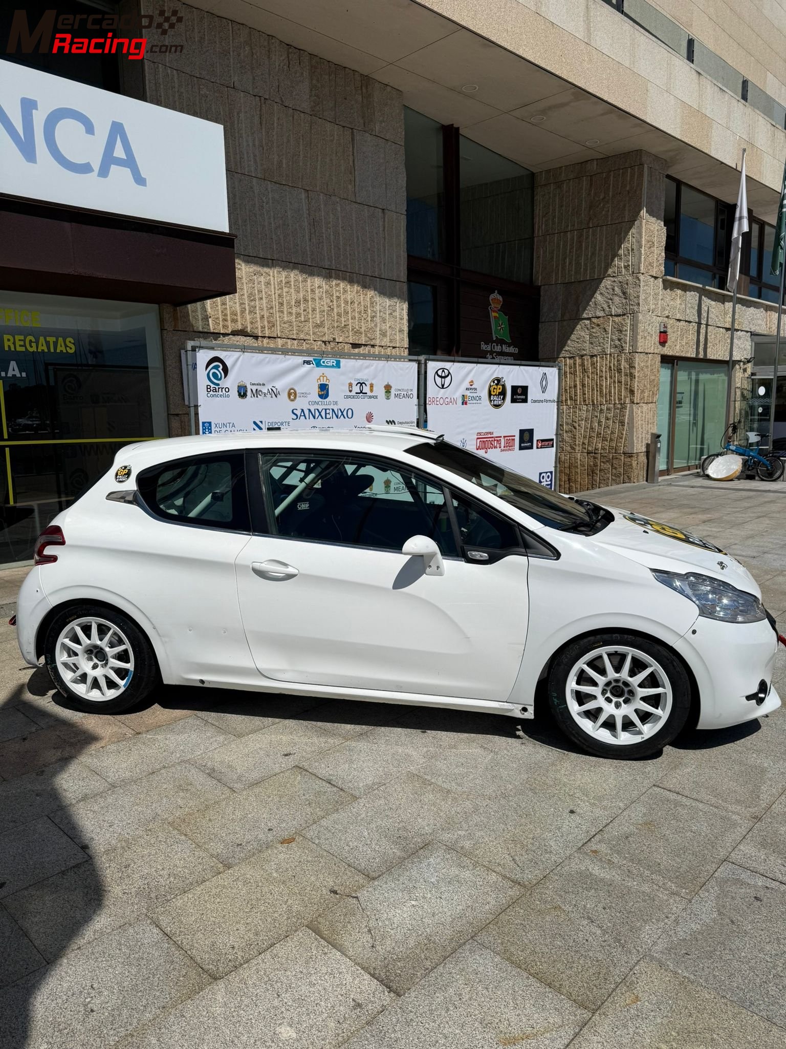 Peugeot 208 r2