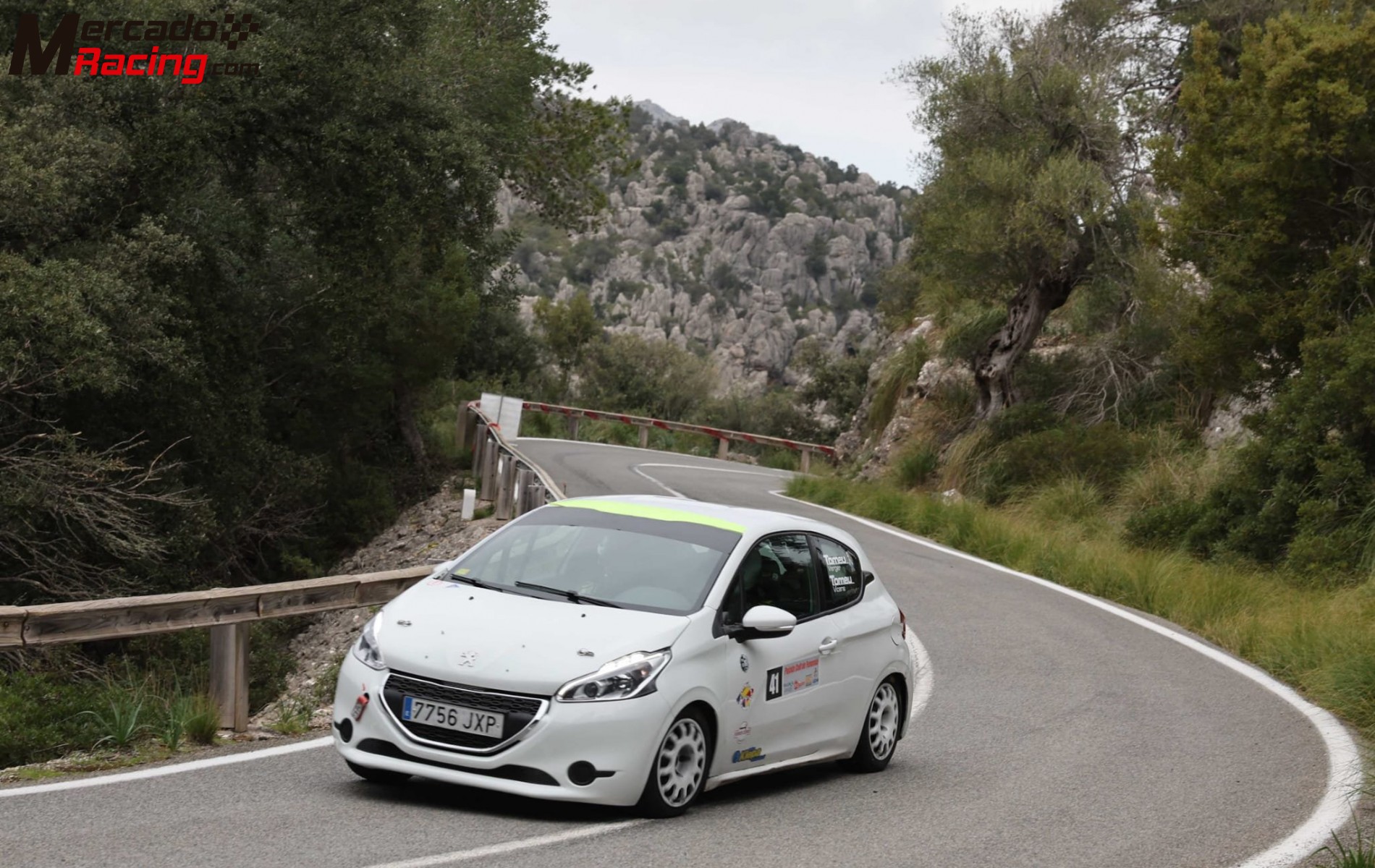 Peugeot 208 n3 volant racc