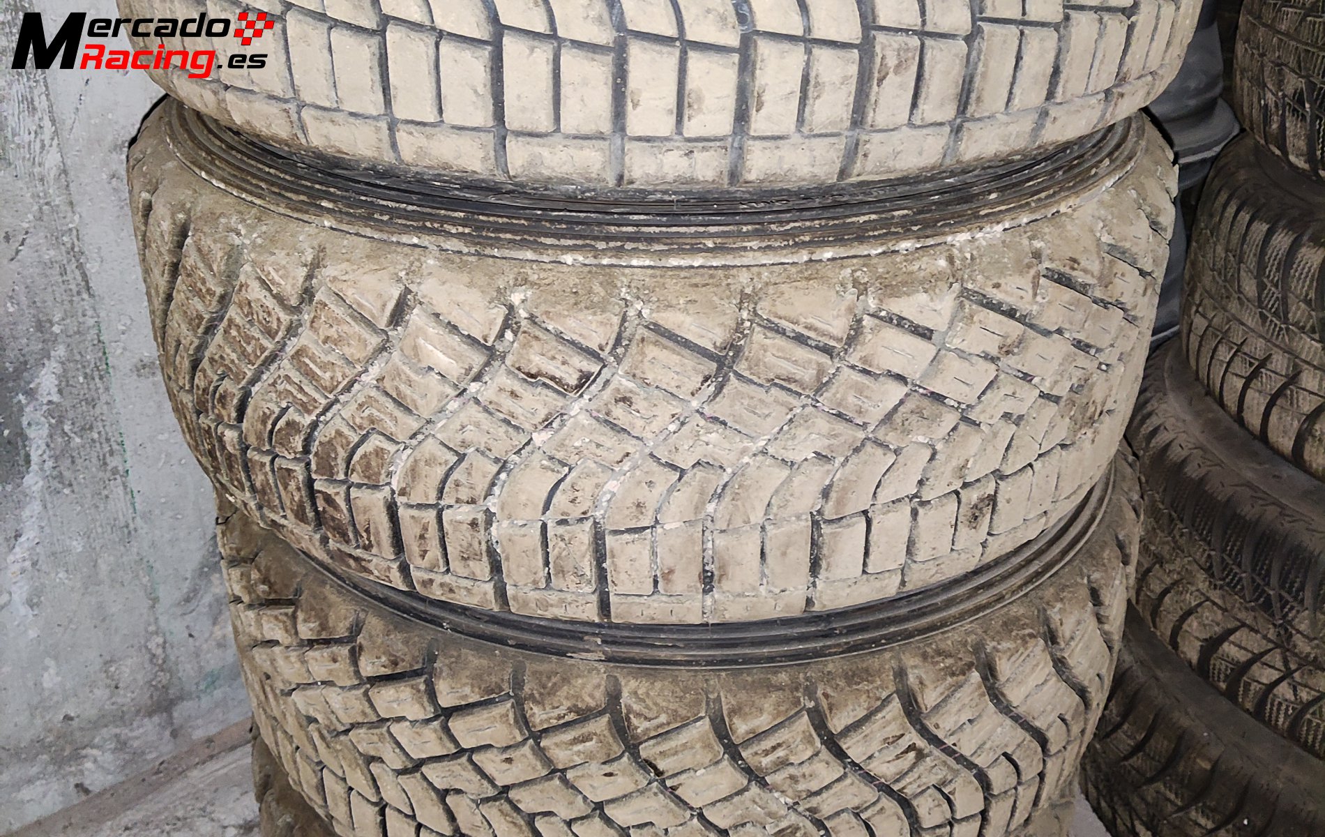 4 neumáticos khumo de tierra con llanta