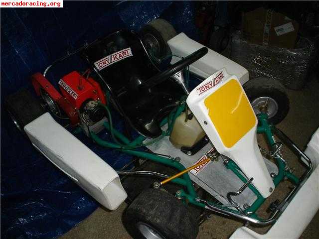 Se vende tony kart alevin con motor comer w80