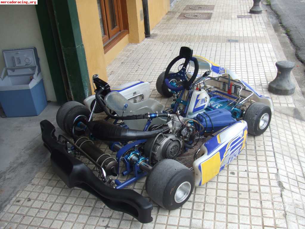 Se vende kart 125cc con 6 velocidades.