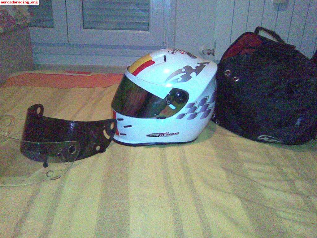 Vendo casco y mono casi nuevo