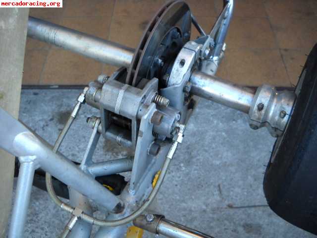 Se vende o se cambia por algo qe me interese  kart economico