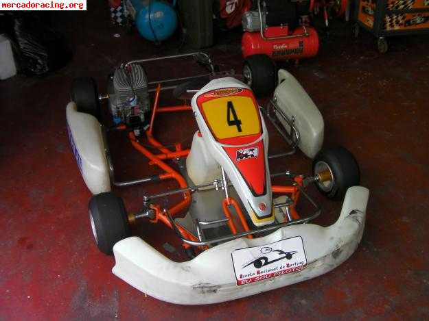 Se vende kart intrepid/iame puma 85