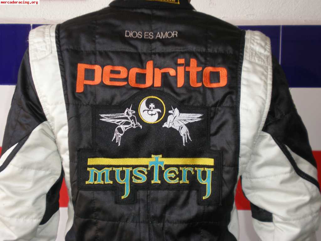 Bordados en monos de kart