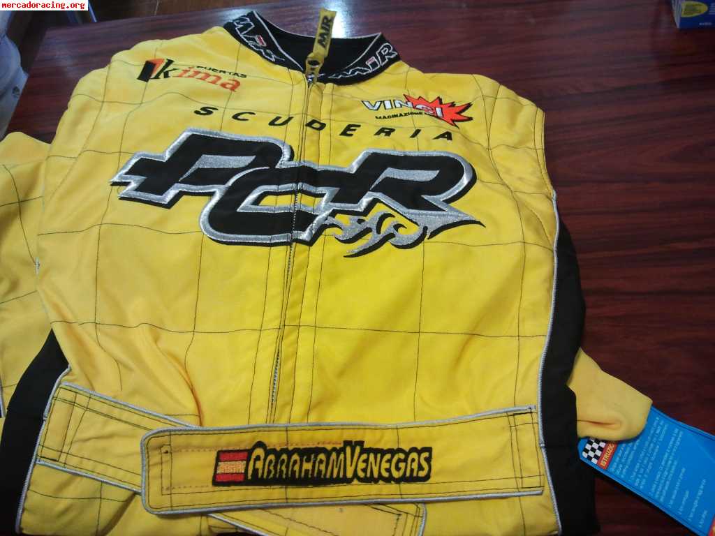 Bordados en monos de kart
