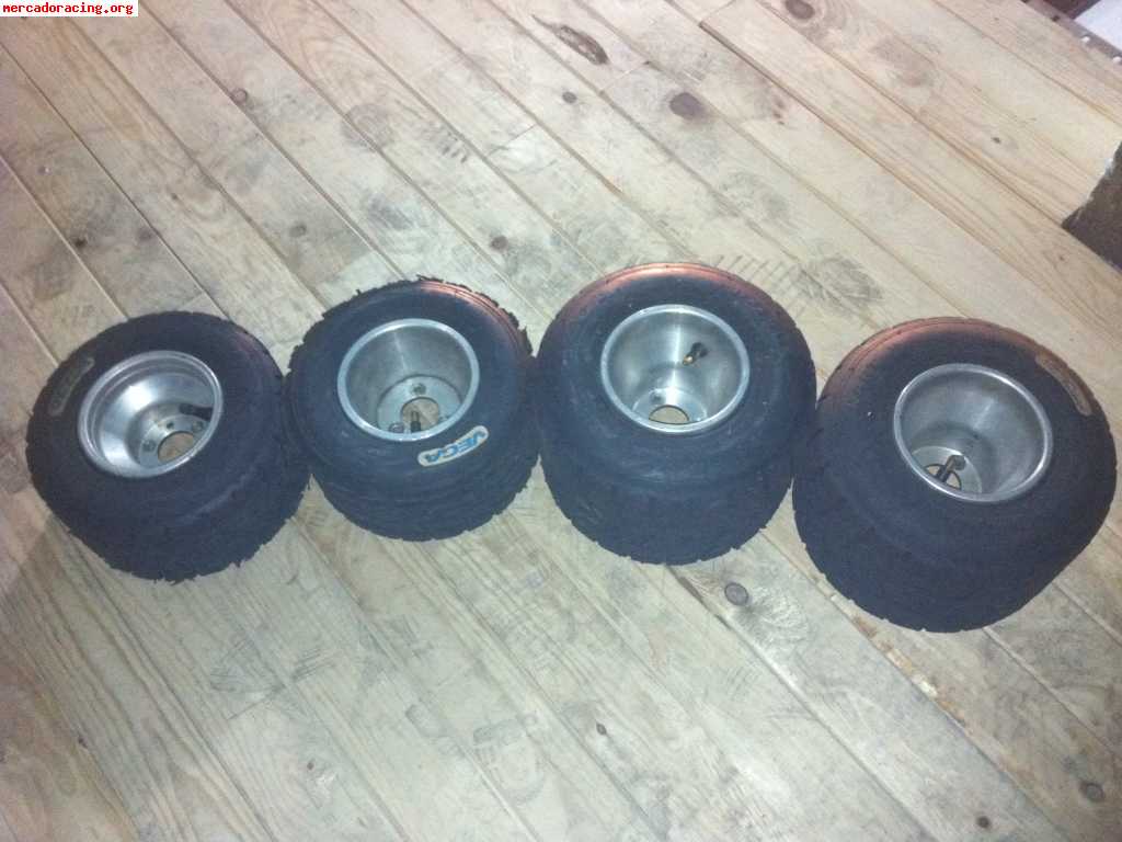 Se vende material de karting