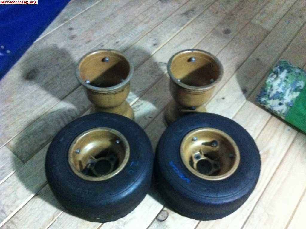 Se vende material de karting