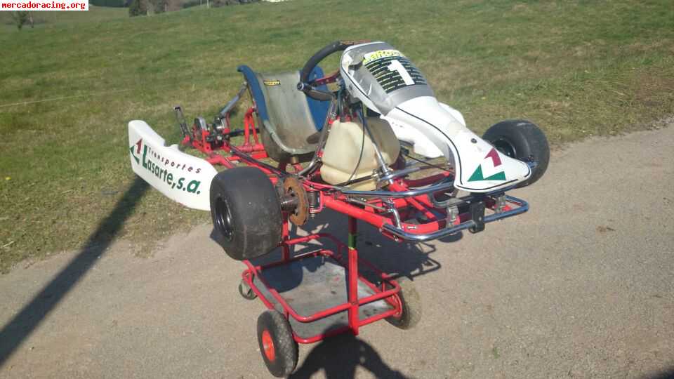 Se venden chasis de kart   ruedas....