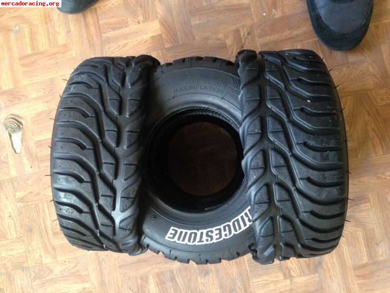 Neumaticos de kart de agua
