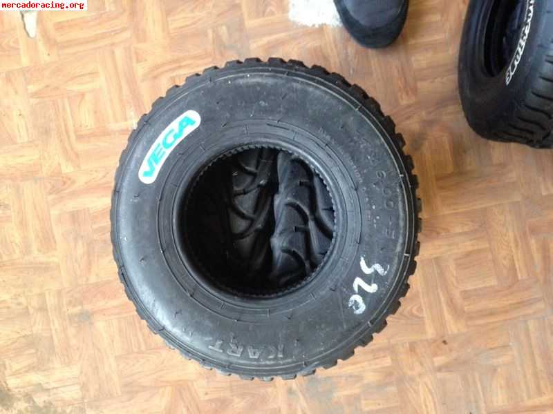 Neumaticos de kart de agua