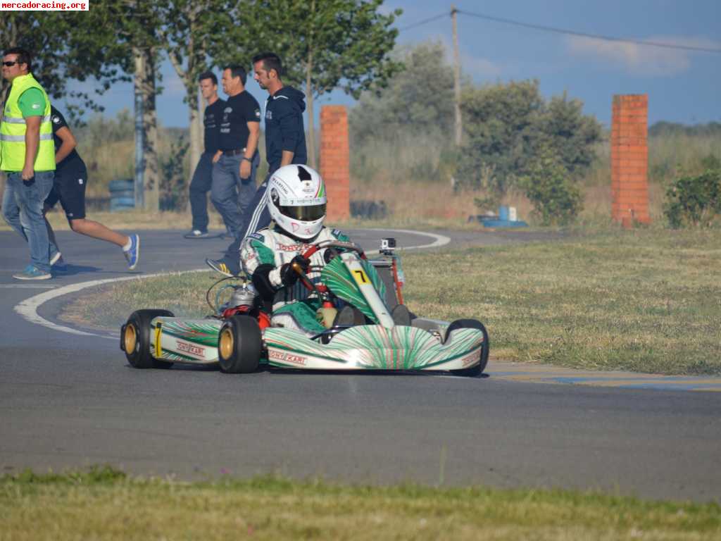 Se vende tony kart kz2