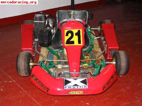 Vendo tony kart con motor rotax max en excelentes condicione