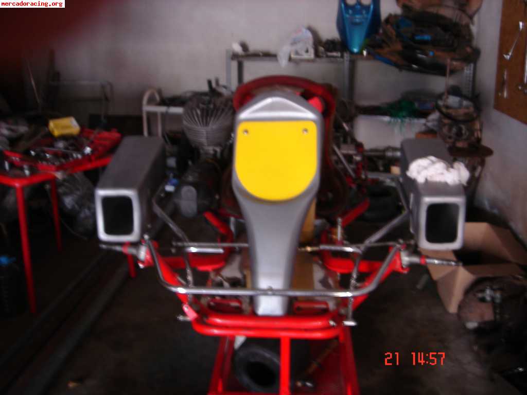 Se vende kart 100cc rotax