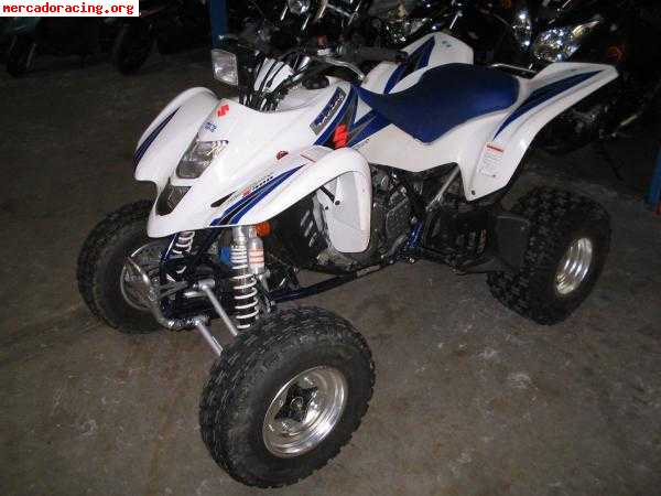 Se vende quad suzuki 450