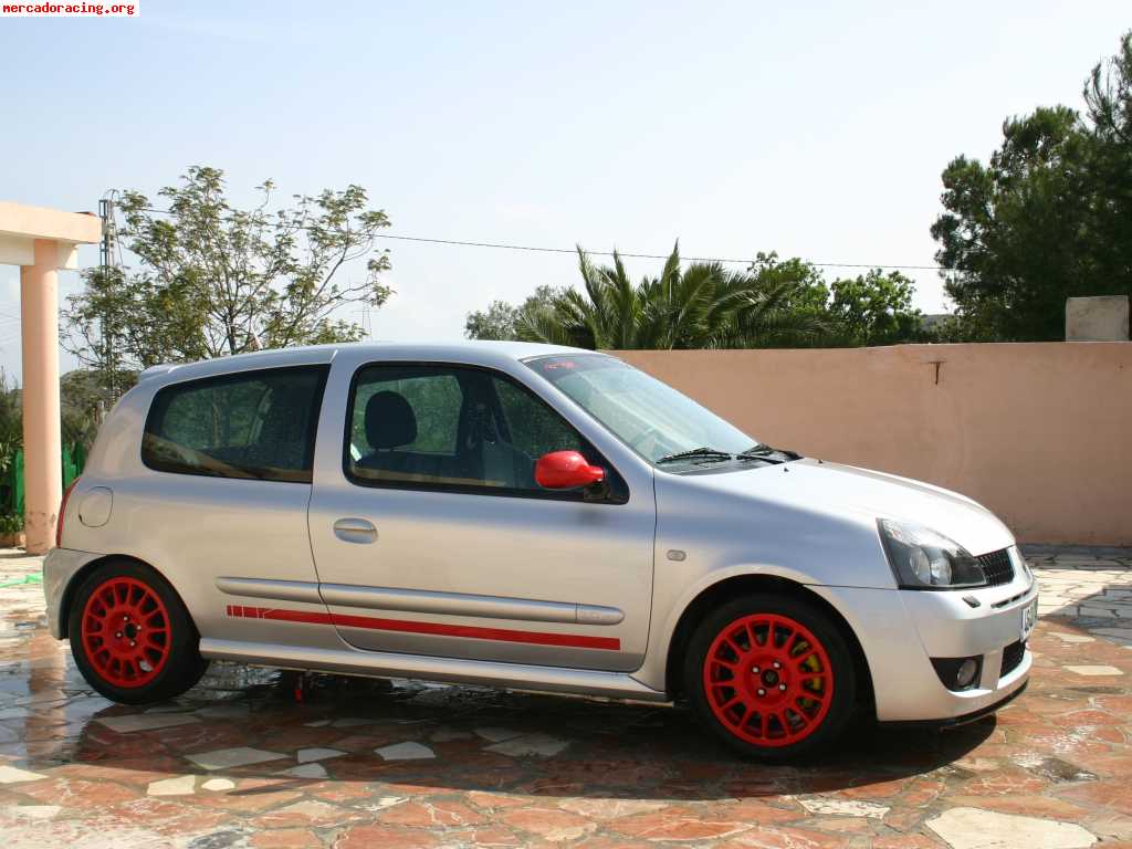 Clio rs182cv-39000kms- 9000eur/se acepta coche como pago