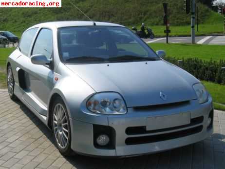 Renault clio soprt v6