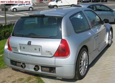 Renault clio soprt v6