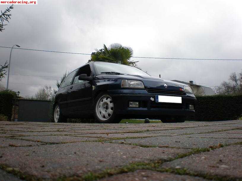 Clio 1.8 16v 2300e