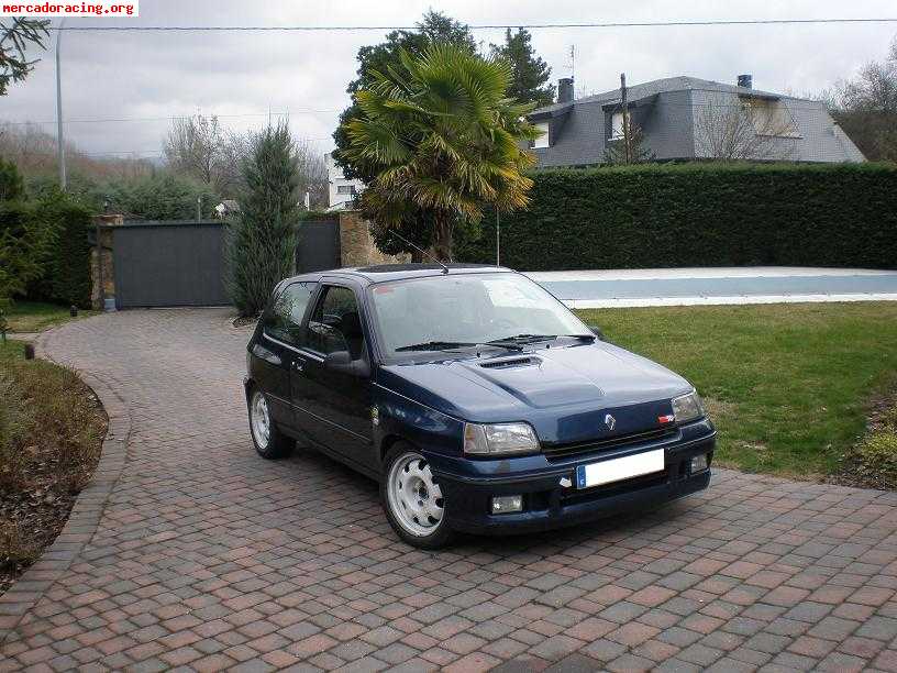 Clio 1.8 16v 2300e