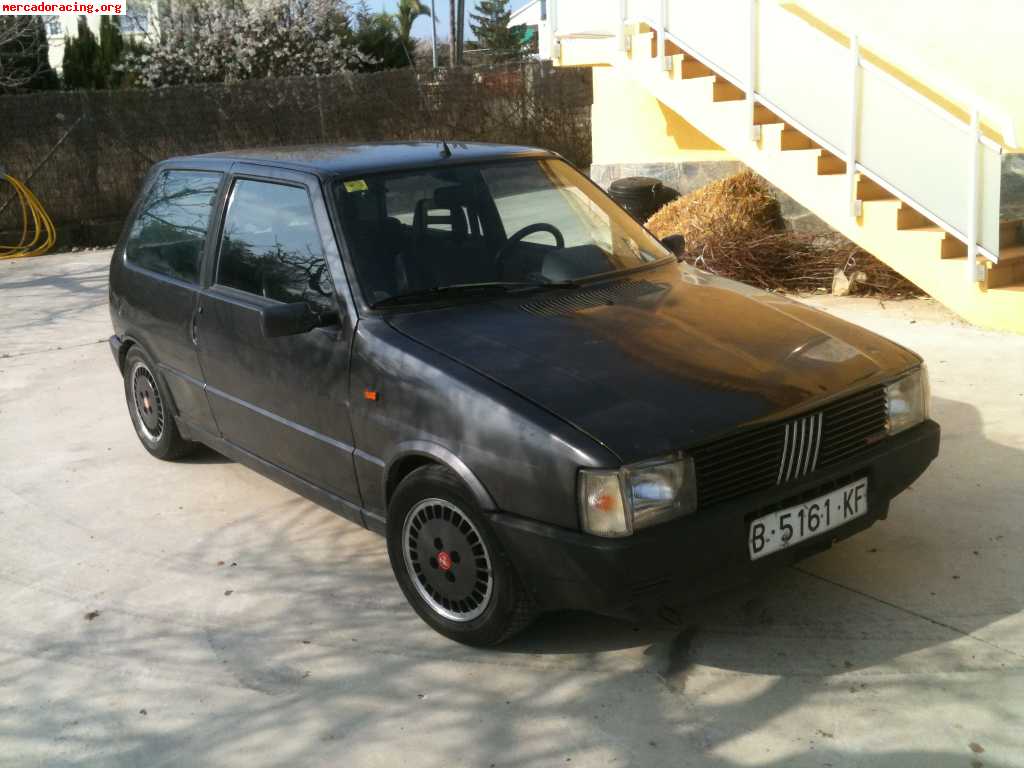 Se vende o cambia fiat uno turbo