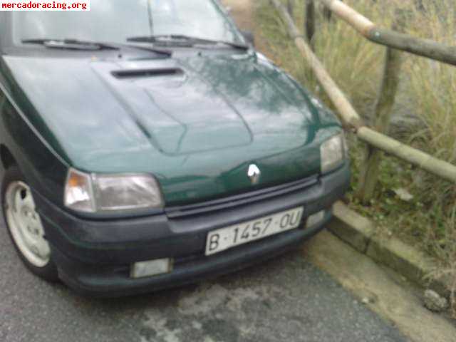 Renault clio 1,8 verde  1000
