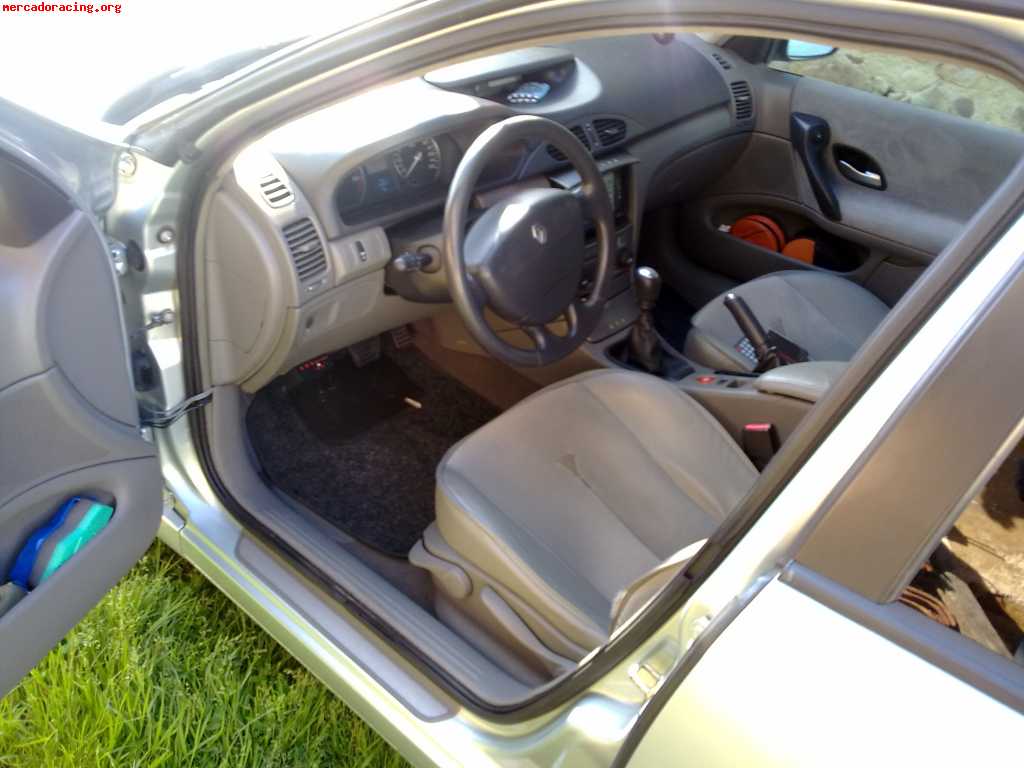 Cambio o vendo renault laguna priviliage