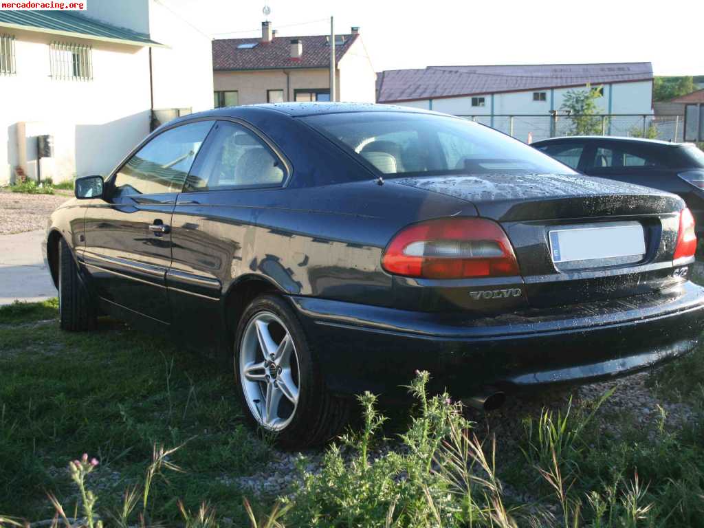 Volvo c70 t5 240cv, se acepta cambio.