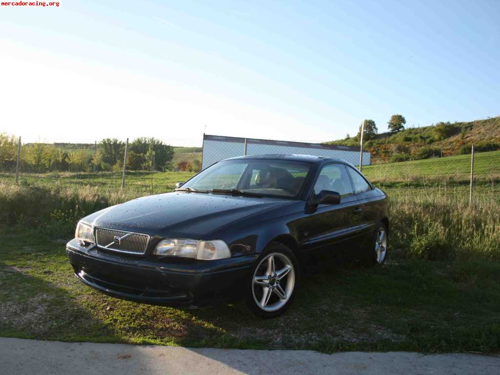 Volvo c70 t5 240cv, se acepta cambio.