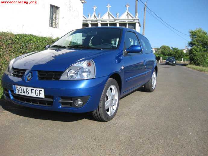 Se vende o cambia renault clio campus 1.2 16v azul renault s
