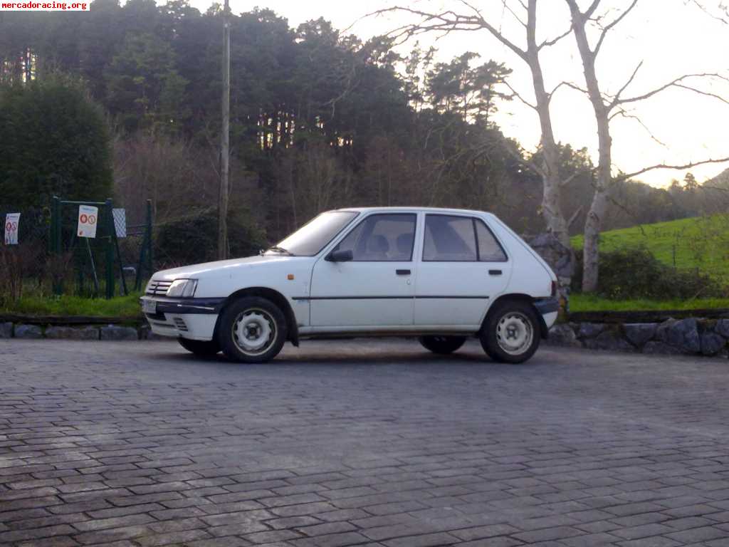 Se venden o canbian peugeots 205!!!!