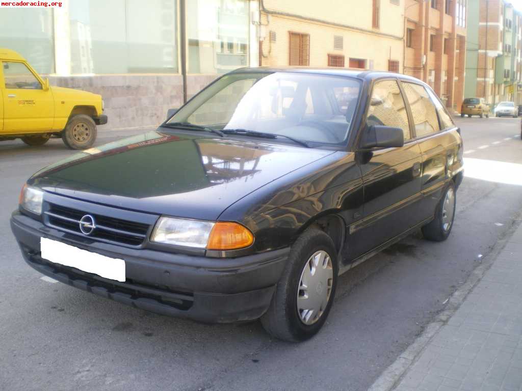 Vendo opel astra 1.6i