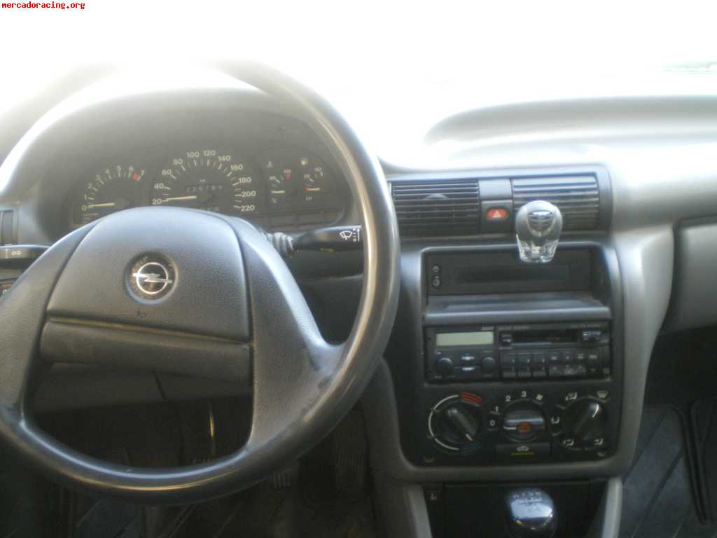 Vendo opel astra 1.6i