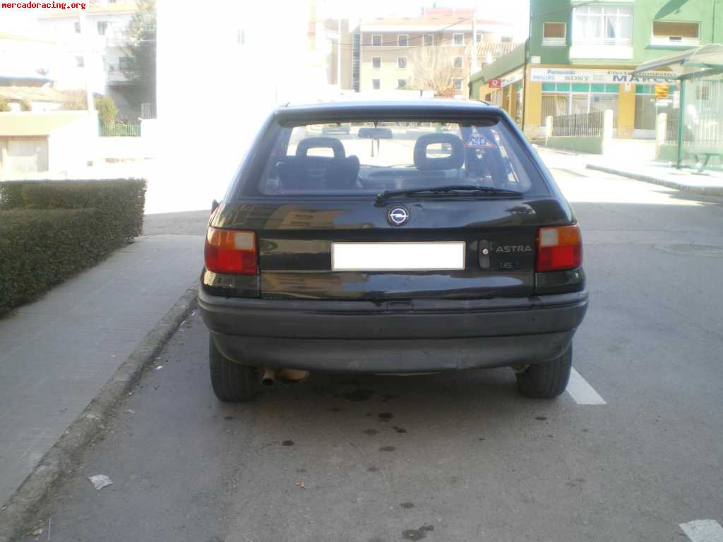 Vendo opel astra 1.6i